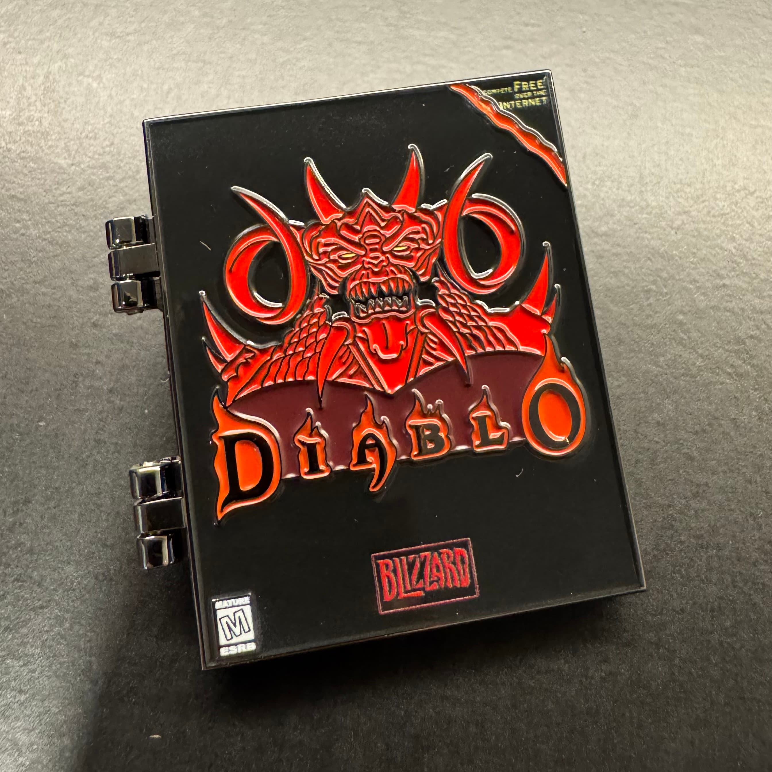 Diablo Box Art Hinge